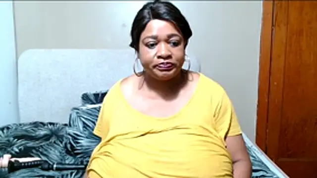 Chat +18 de BUSTYQUEEN56_ ao vivo