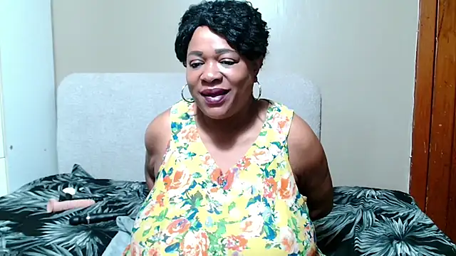 BUSTYQUEEN56_ Live XXX-Chat