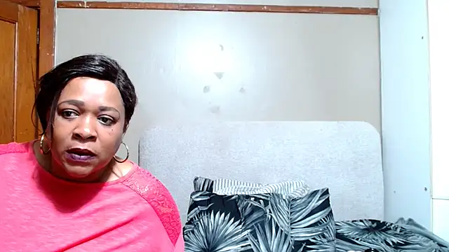 BUSTYQUEEN56_'s Webcam Show