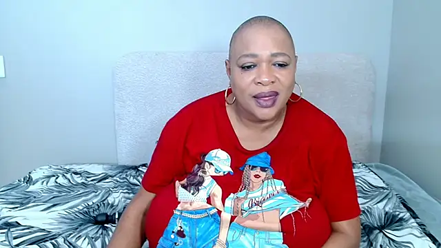 BUSTYQUEEN56_'s Live XXX Chat