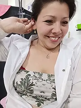 Pertunjukan Kamera Web SARA_21-