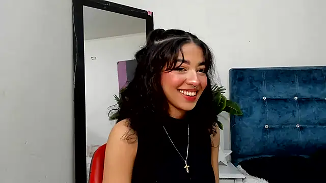 Aronandmoli69 Show Webcam