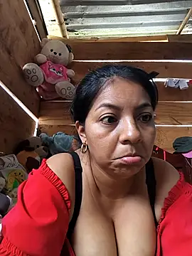 Tamaraxxx_hot élő XXX-chatje