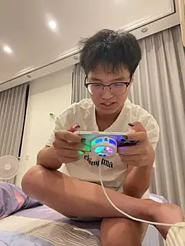 Yalotutu 在線直播表演