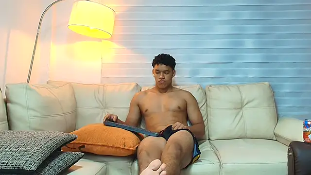 Chat +18 de oliver_evans_ ao vivo