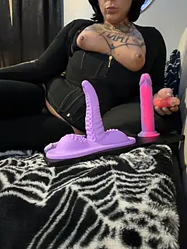 HexxyHoneypot Show in webcam