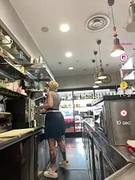 Show modela SipenAt na web-kameri