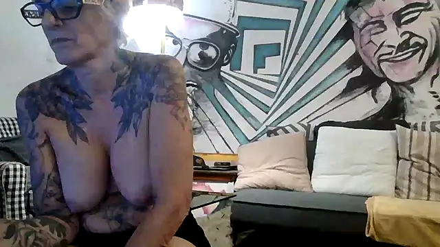 SipenAt webcam show