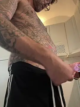 Show modela SipenAt na web-kameri