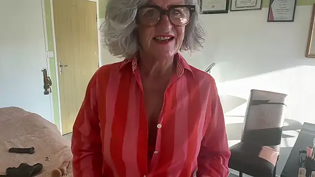 NaughtyMonicaUK Webcamshow