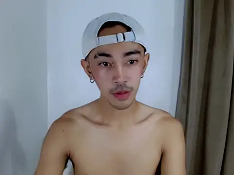 crocodale webcam show