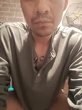 Show modela Jhon893 na web-kameri