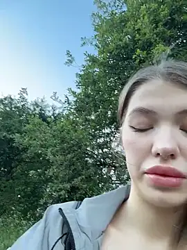 Онлайн чат XXX Risky_Mia69