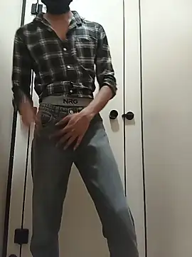 itsmemadhu2019 webcam show