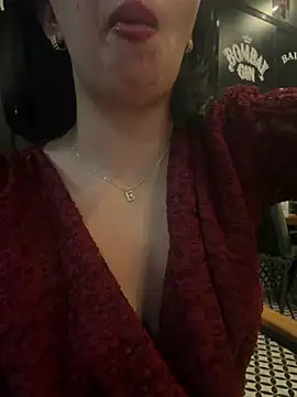 Meryy34 Show in webcam