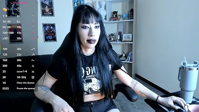 Ravenelle_ élő XXX-chatje