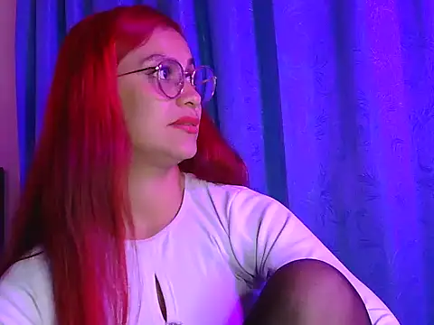Chat XXX en directo de tinny_emiily