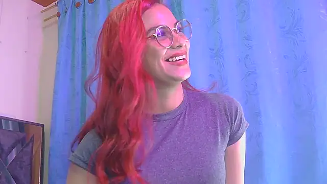 Chat +18 de tinny_emiily ao vivo