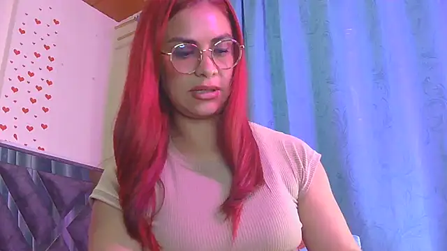 tinny_emiily Adlı Modelin Canlı XXX Sohbeti