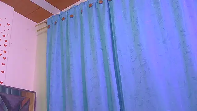 tinny_emiily: απευθείας συνομιλία ΧΧΧ