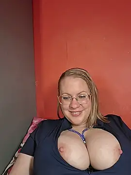 BustyLanaX Webcamshow