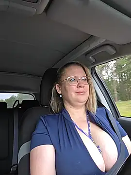 BustyLanaXn Webbikameraesitys