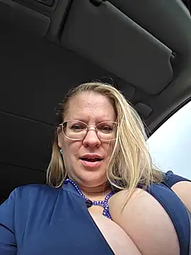 BustyLanaX Webcamshow
