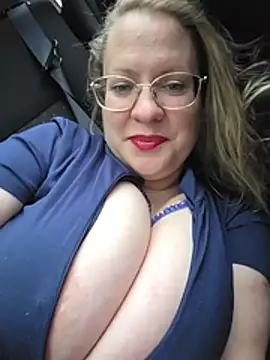 BustyLanaX's Live Chat Room