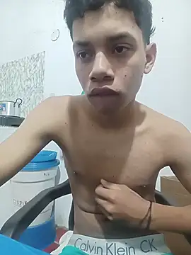 Pokazy przed kamerką – curious_straight_guy