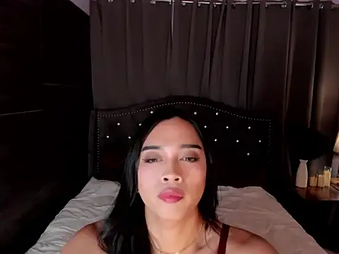 CharlotteFlare Show in webcam