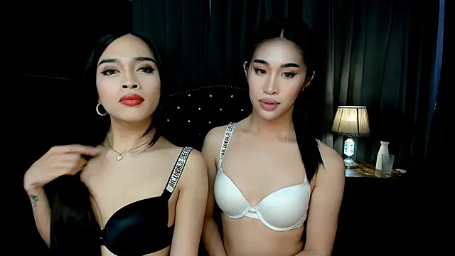 CharlotteFlare Pertunjukan Webcam