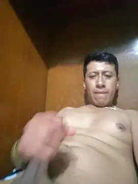 Show modela Martin27xxxhot na web-kameri
