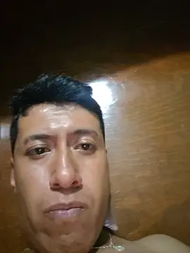 Show modela Martin27xxxhot na web-kameri