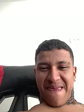 Show modela Anthony_clark1 na web-kameri