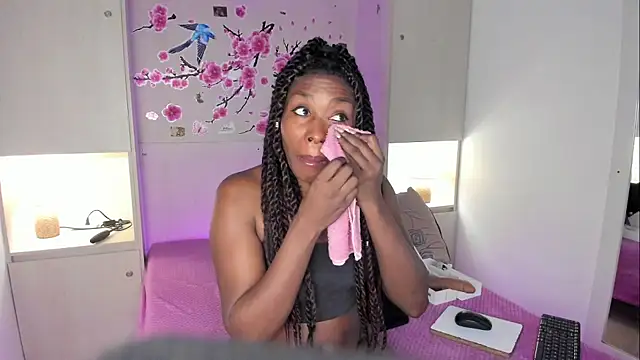 TaylorBloom's Live XXX Chat
