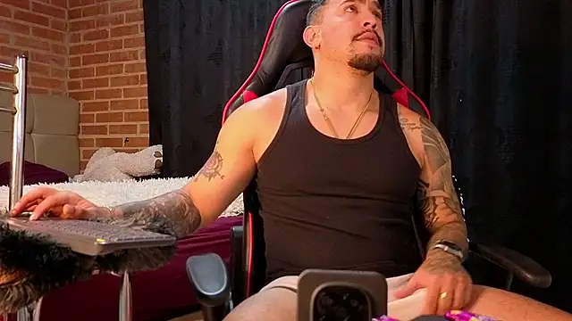 Show modela Massimo_777 na web-kameri
