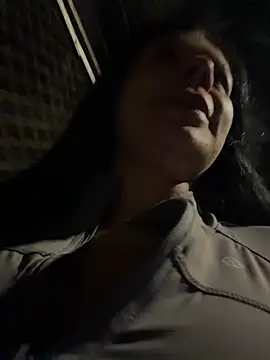 Živý XXX chat Elara_Luxe
