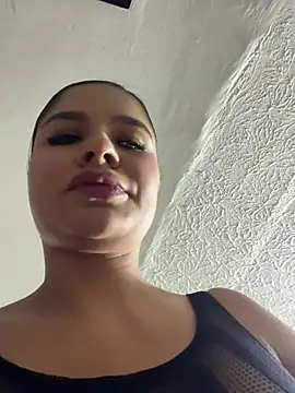 Elara_Luxe's Live XXX Chat