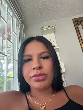 Sala de chat ao vivo de Elara_Luxe