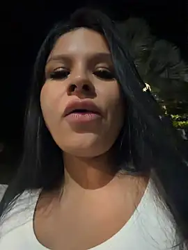 צ'אט XXX בשידור חי של Elara_Luxe