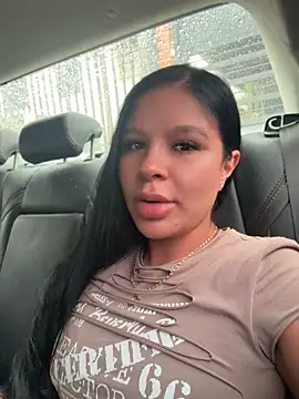 Elara_Luxe élő XXX-chatje