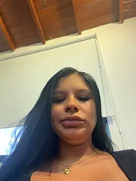 Elara_Luxe's Live XXX Chat