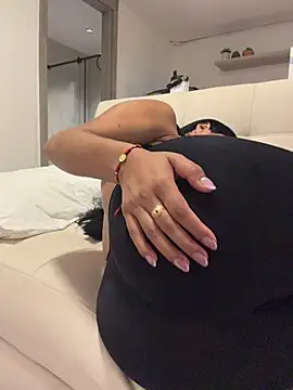 Chat +18 de Elara_Luxe ao vivo