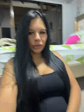 Elara_Luxe's Live XXX Chat
