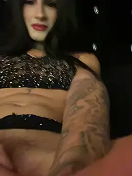 valen_lewiiz Show in webcam