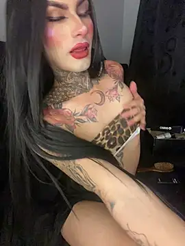 valen_lewiiz Show in webcam