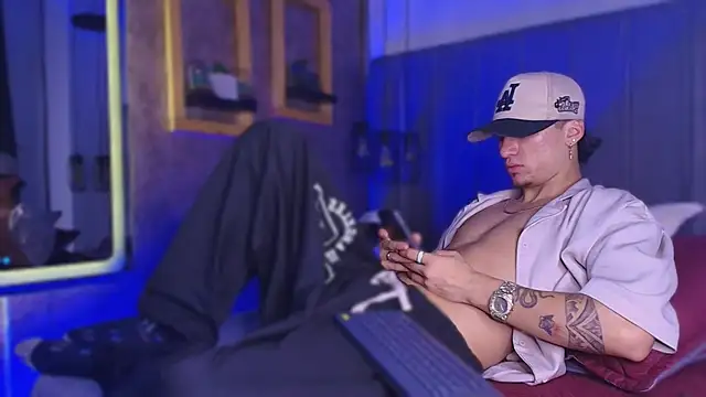 The_BossCrown Webcam show