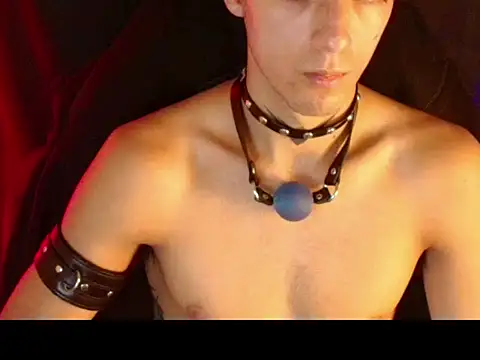 dark_men1: διαδικτυακό σόου στην κάμερα