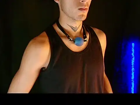 dark_men1 Show in webcam