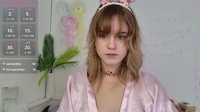 Chat +18 de Tessa_Shy_ ao vivo